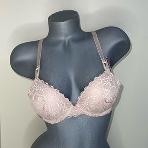 Push Up Padded Plunge T- Shirt Underwire Bra. NWT